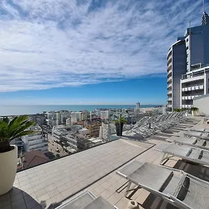 hesperia-hotel-residence.hotelinveneto.com/